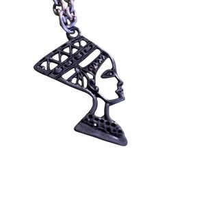 VINTAGE  EGYPTIAN NEFERTITI PENDANT HATSHEPSUT LADY PHARAOH With NECKLACE